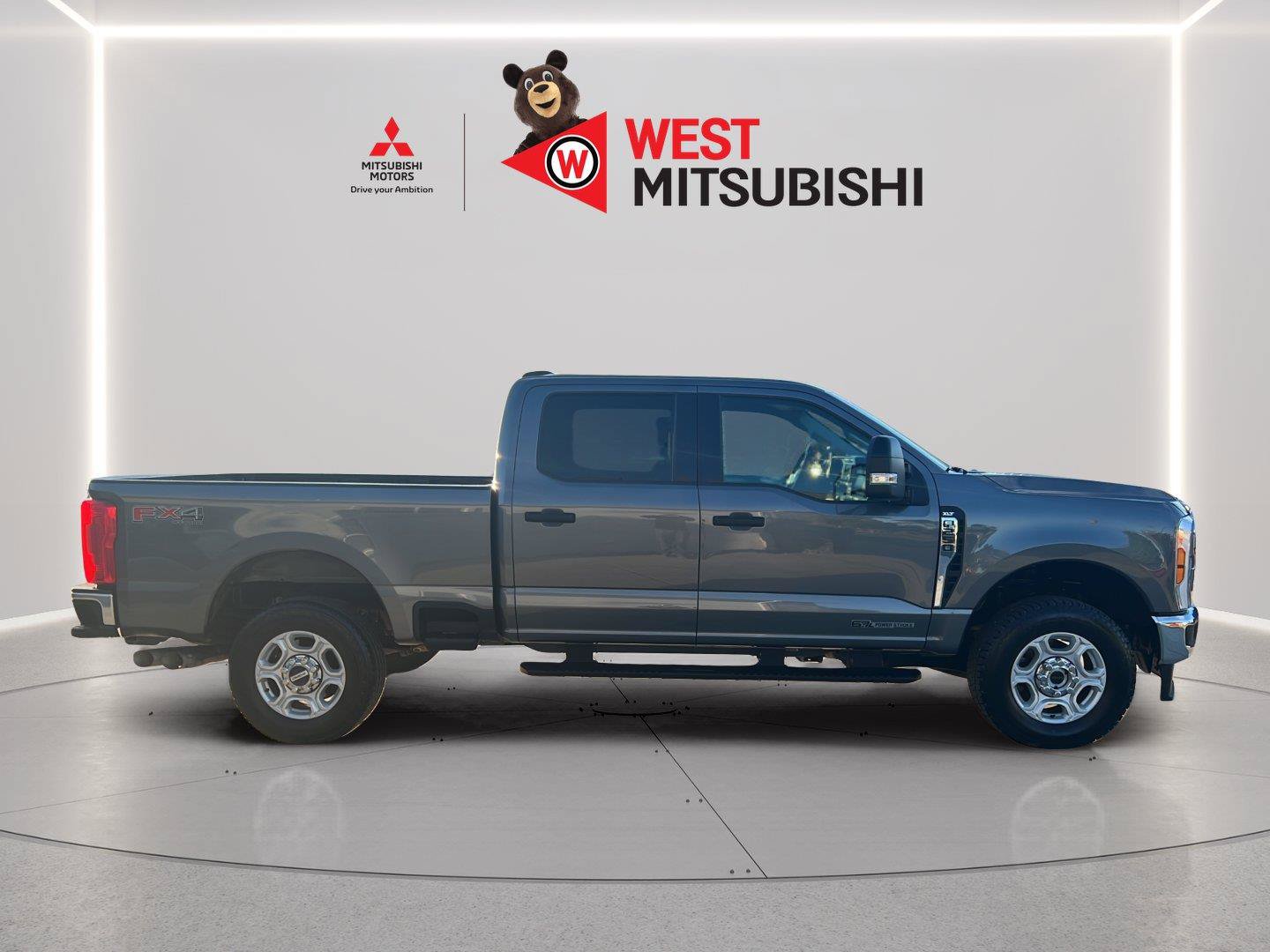 Used 2025 Ford F250 XLT w/ FX4 Off-Road Package AWD/4WD image 6