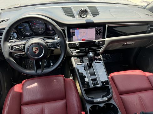 Certified 2023 Porsche Macan AWD/4WD image 15