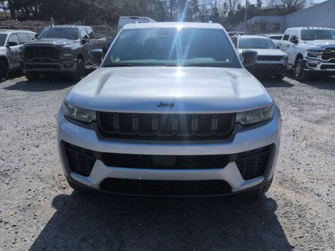 New 2026 Jeep Grand Cherokee Altitude AWD/4WD image 3