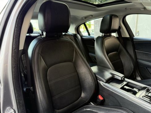 Used 2020 Jaguar XE S image 22