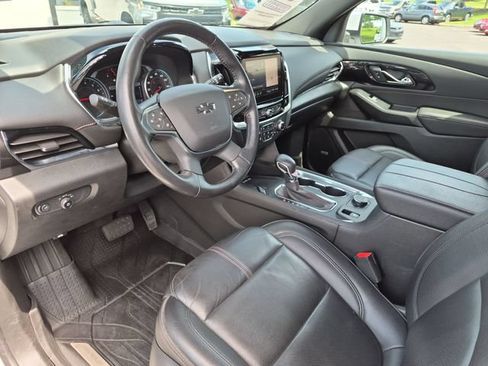 Used 2022 Chevrolet Traverse RS w/ LPO, Floor Liner Package AWD/4WD image 12