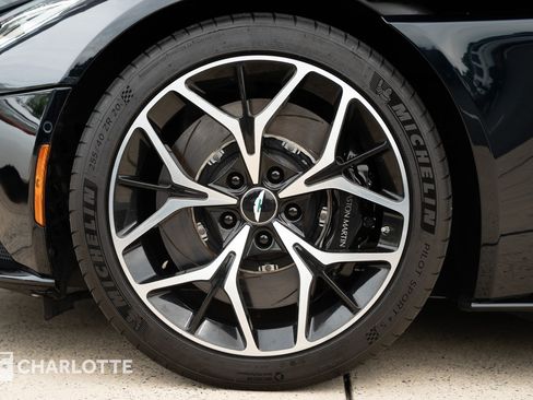 Used 2019 Aston Martin DB11 Volante RWD image 12