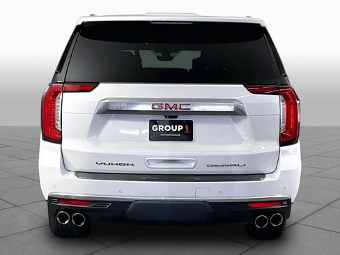 Used 2021 GMC Yukon XL Denali w/ Denali Premium Package AWD/4WD image 5