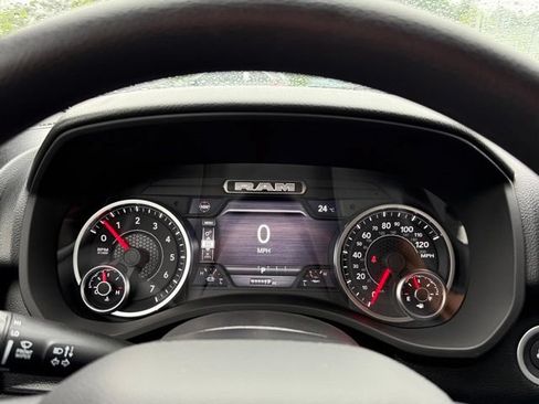 New 2026 RAM 1500 Express AWD/4WD image 17