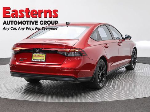 Used 2025 Honda Accord SE image 5