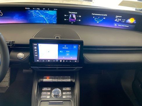 New 2026 Lincoln Nautilus Reserve AWD/4WD image 36