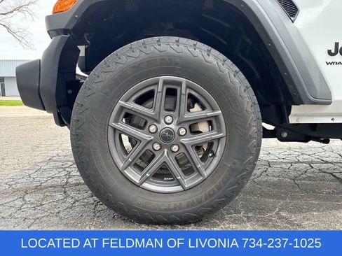 Used 2025 Jeep Wrangler Unlimited Sport AWD/4WD image 31
