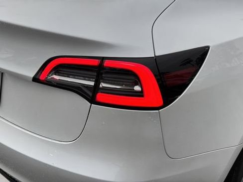 Used 2023 Tesla Model 3 Standard Range image 36