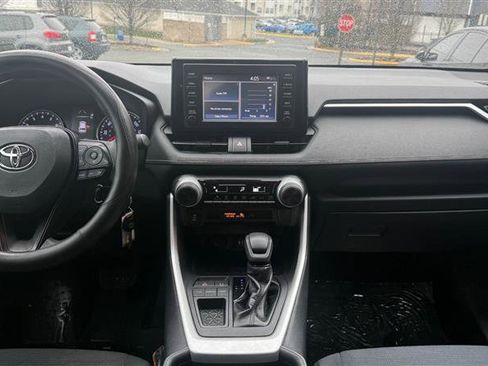 Used 2019 Toyota RAV4 LE image 18