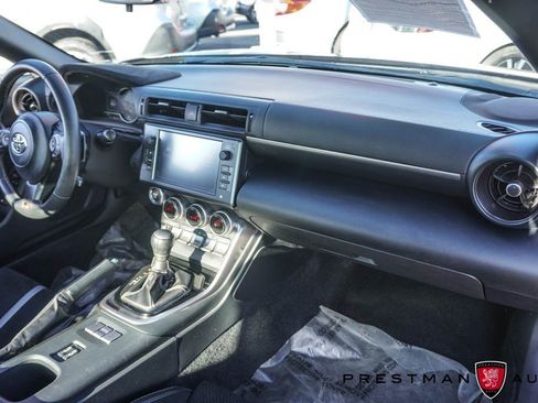 Used 2025 Toyota GR86 Premium image 40