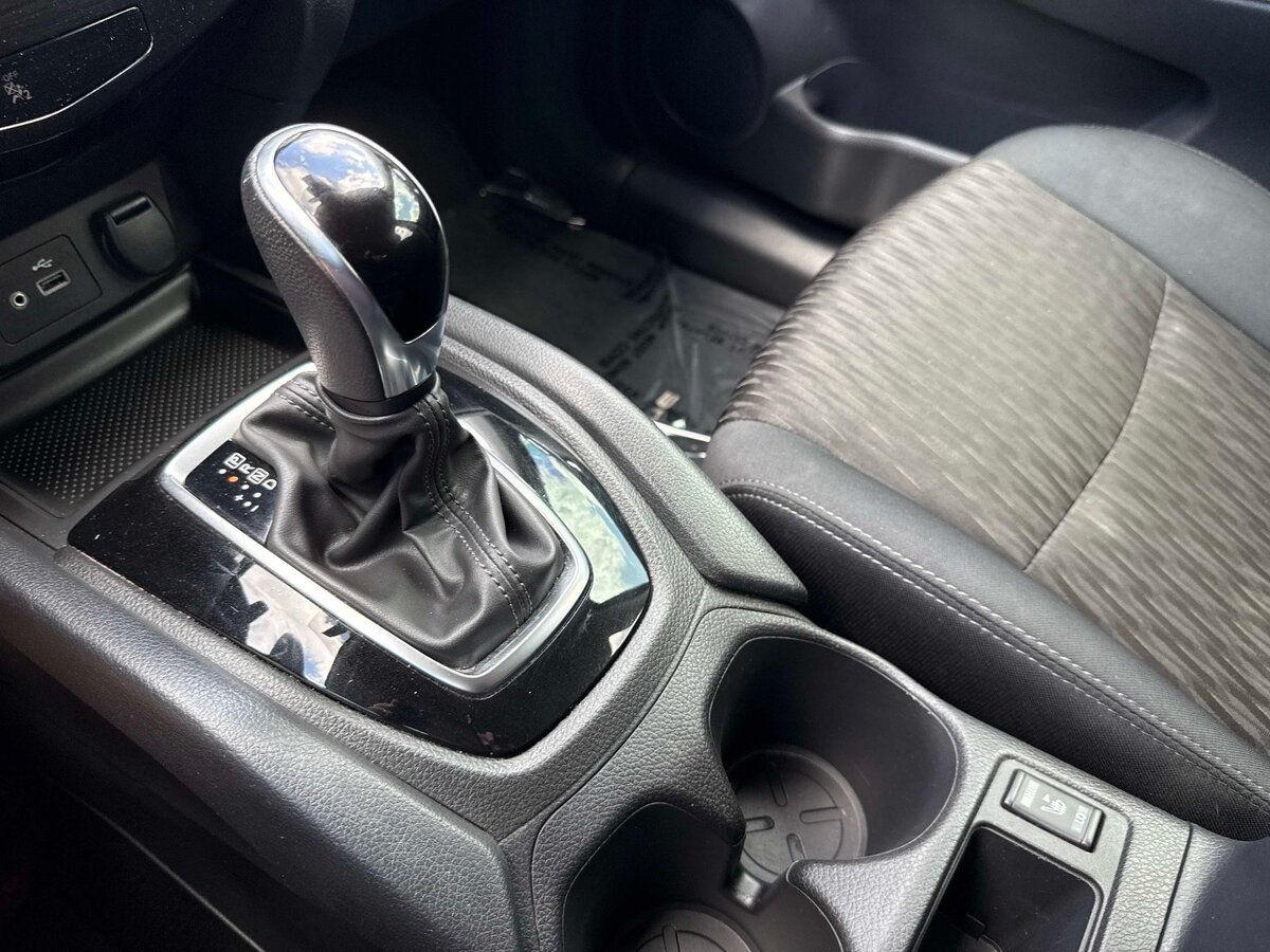 Used 2019 Nissan Rogue S w/ Special Edition Package FWD image 22