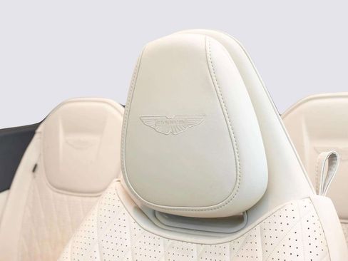 Used 2024 Aston Martin DB12 Convertible RWD image 31