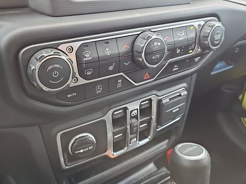 Used 2023 Jeep Gladiator Sport AWD/4WD image 20
