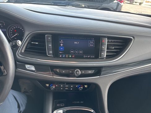 Used 2022 Buick Enclave Essence image 15