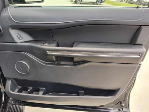Used 2024 Ford Expedition XLT RWD image 25