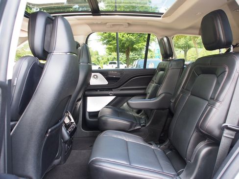 Used 2024 Lincoln Aviator Reserve w/ Equipment Group 201A RWD image 25