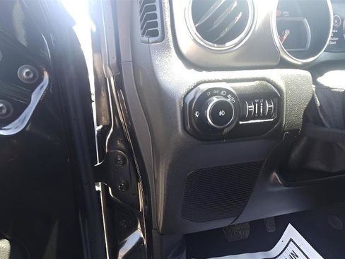 Used 2021 Jeep Wrangler Unlimited Sahara AWD/4WD image 10