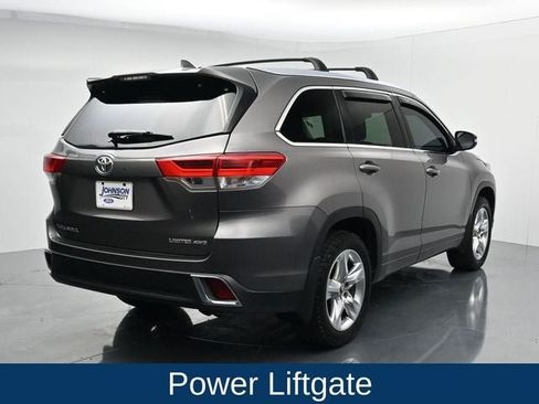 Used 2017 Toyota Highlander Limited AWD/4WD image 10
