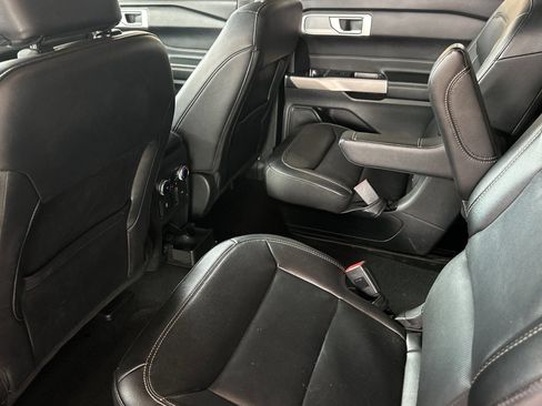 Certified 2024 Ford Explorer Limited AWD/4WD image 11