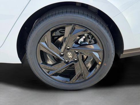 New 2026 Hyundai Elantra SEL Sport FWD image 24