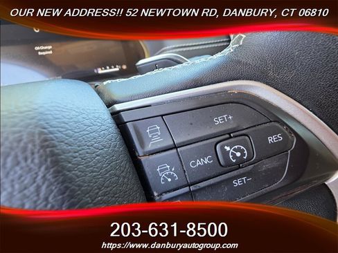 Used 2022 Jeep Grand Cherokee Limited AWD/4WD image 13