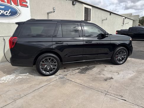 New 2025 Ford Expedition Platinum w/ Stealth Performance Package image 8