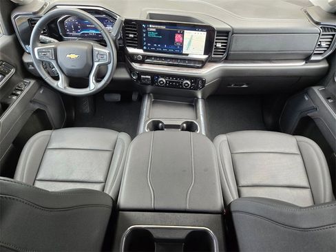 Used 2025 Chevrolet Silverado 2500 LTZ w/ LTZ Convenience Package image 15