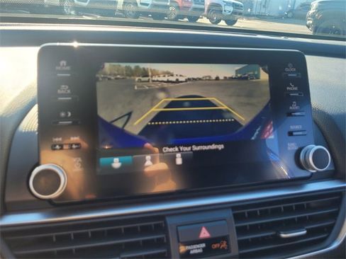 Used 2018 Honda Accord Sport image 19