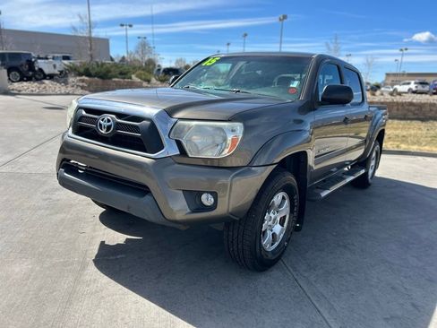 Used 2015 Toyota Tacoma 4x4 Double Cab w/ TRD Off-Road Package image 3