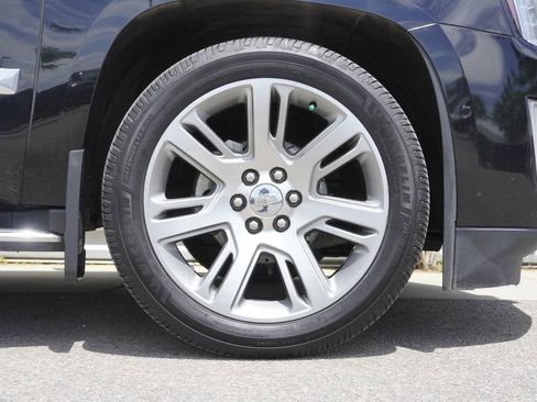 Used 2016 Cadillac Escalade ESV Luxury AWD/4WD image 35