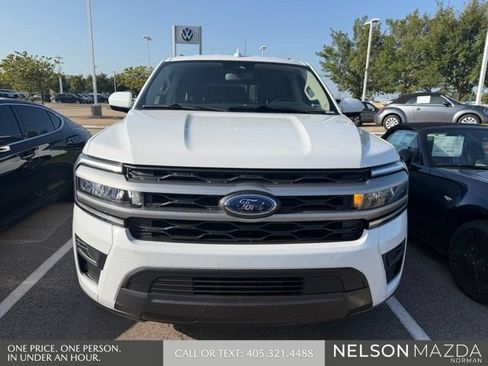 Used 2022 Ford Expedition XLT RWD image 2
