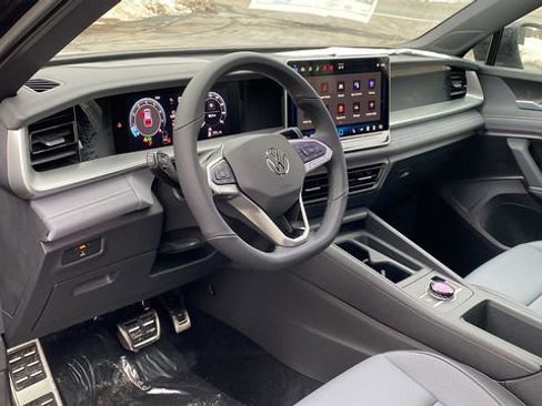 New 2026 Volkswagen Tiguan SE R-Line AWD/4WD image 11