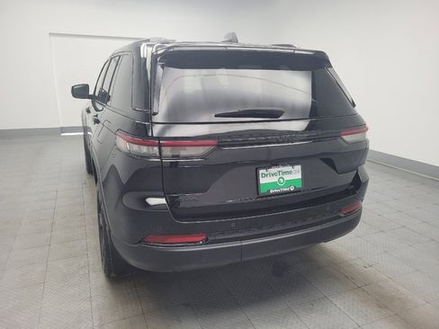 Used 2023 Jeep Grand Cherokee Altitude image 6