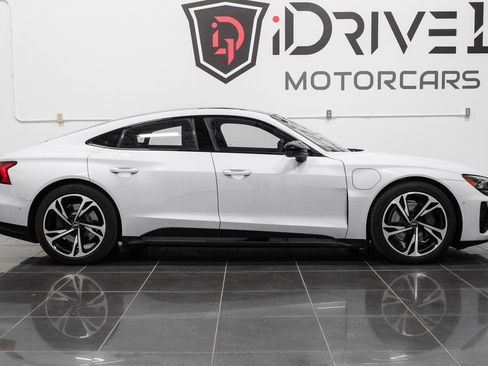 Used 2024 Audi e-tron GT Prestige image 11