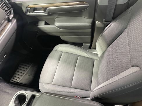 Used 2024 Chevrolet Silverado 1500 LT image 11