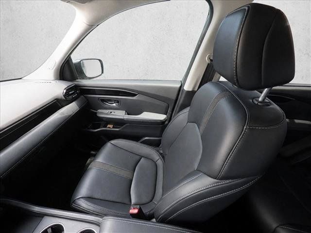 Used 2025 Honda Pilot Touring image 19