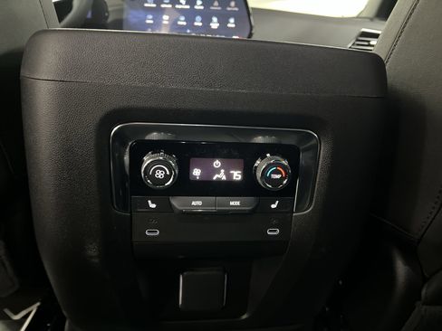 New 2025 Chevrolet Suburban Premier image 56