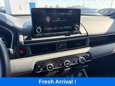 Used 2023 Honda Pilot Sport image 8