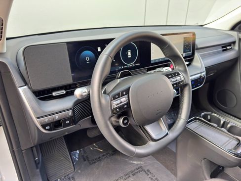 Used 2025 Hyundai Ioniq 5 SE RWD image 11
