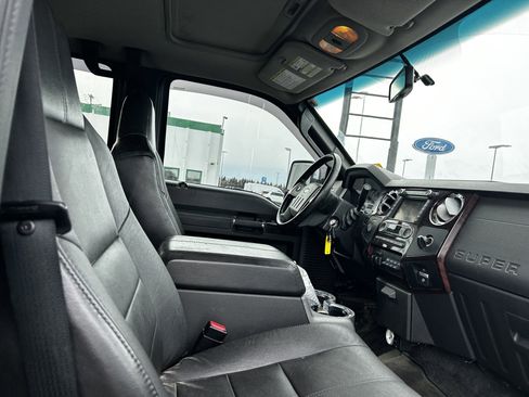 Used 2010 Ford F250 Lariat image 12
