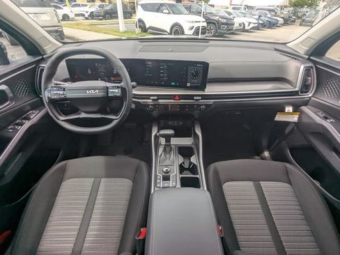 New 2026 Kia Sorento LX FWD image 17