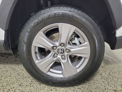 Used 2025 Toyota RAV4 XLE FWD image 8