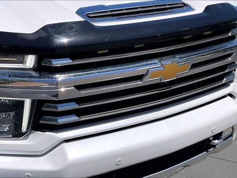 Used 2023 Chevrolet Silverado 2500 High Country w/ Z71 Off-Road Package AWD/4WD image 29