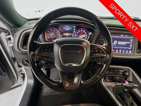 Used 2019 Dodge Challenger SXT RWD image 11