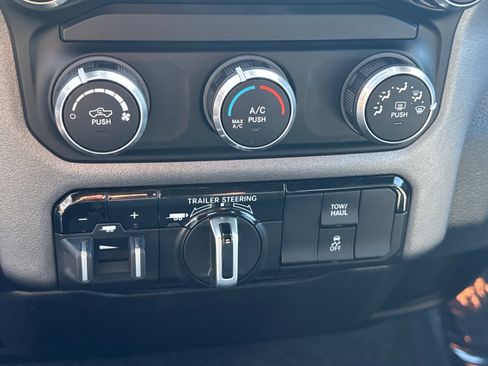 Used 2021 RAM 1500 Big Horn image 11