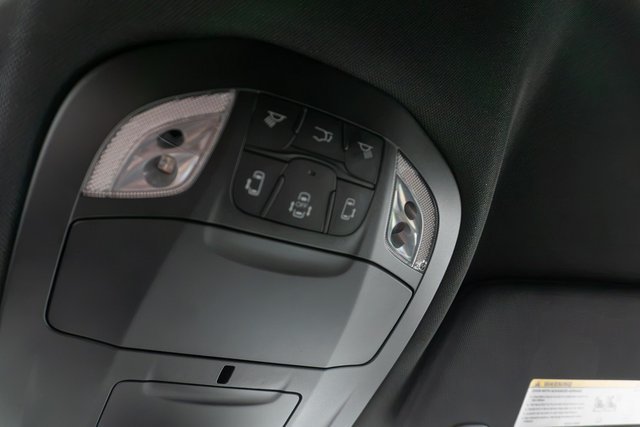 New 2027 Chrysler Pacifica Select AWD/4WD image 28