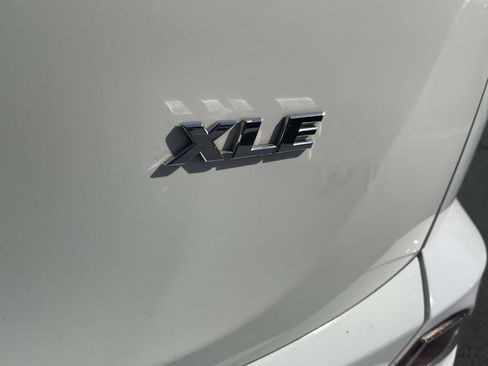 Used 2017 Toyota RAV4 XLE FWD image 10