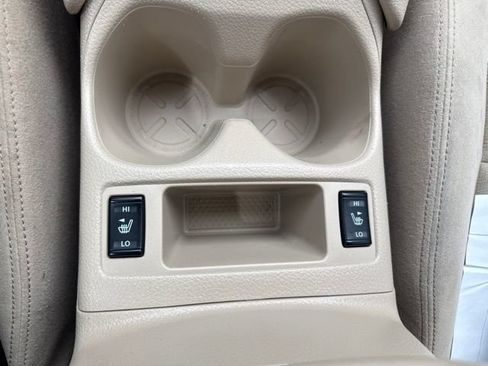 Used 2016 Nissan Rogue SV w/ SV Premium Package AWD/4WD image 21