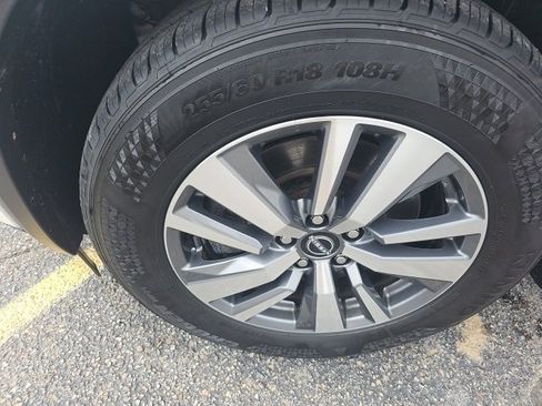 Used 2023 Nissan Pathfinder SL image 22