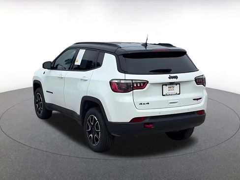 Used 2025 Jeep Compass Trailhawk AWD/4WD image 9